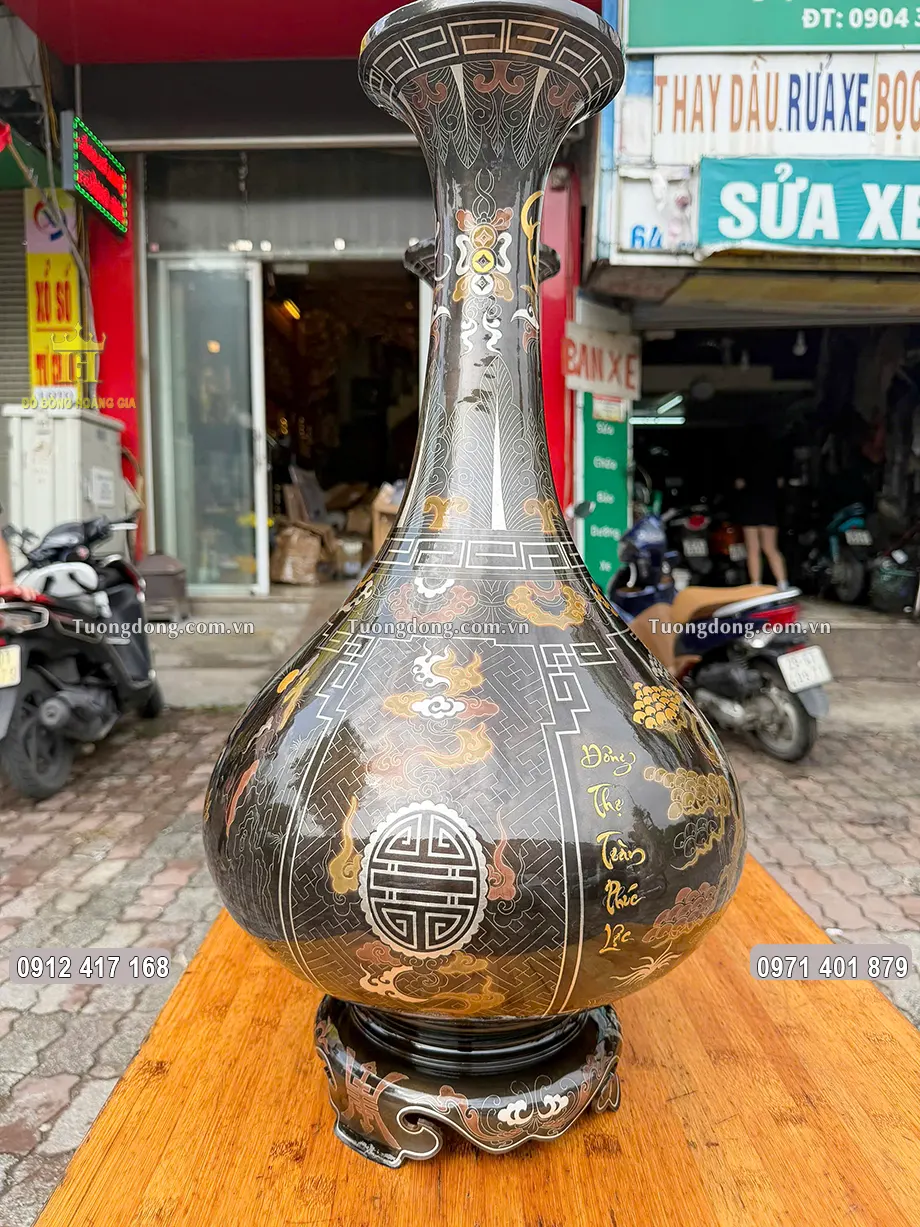 Bình hút lộc được đúc theo dáng tỳ bà